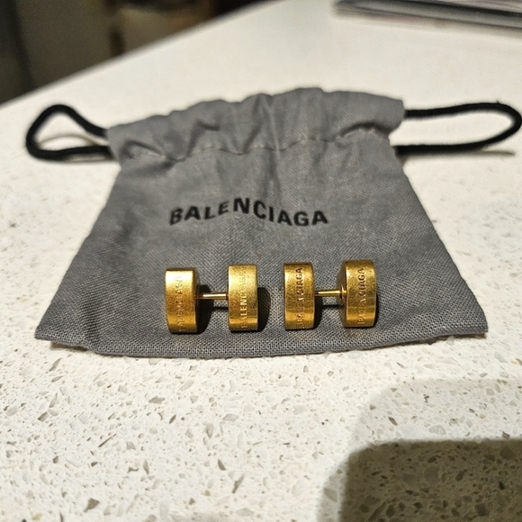 Balenciaga | Gold Heart Stud Earrings - Picture 5 of 5